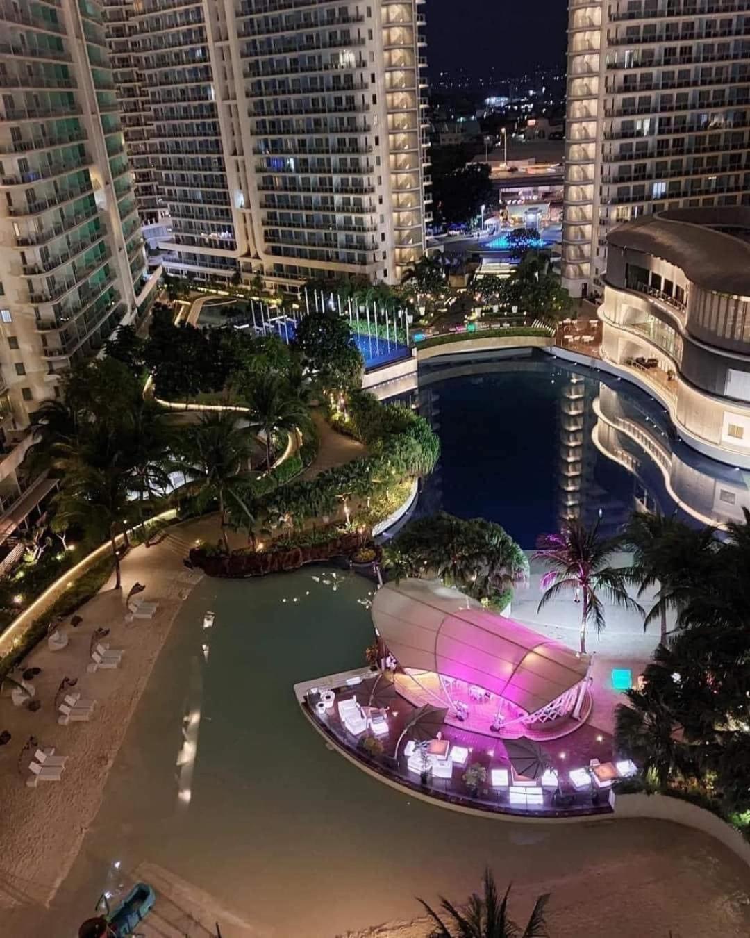 Azure Urban Resort Staycation Manila Exterior photo